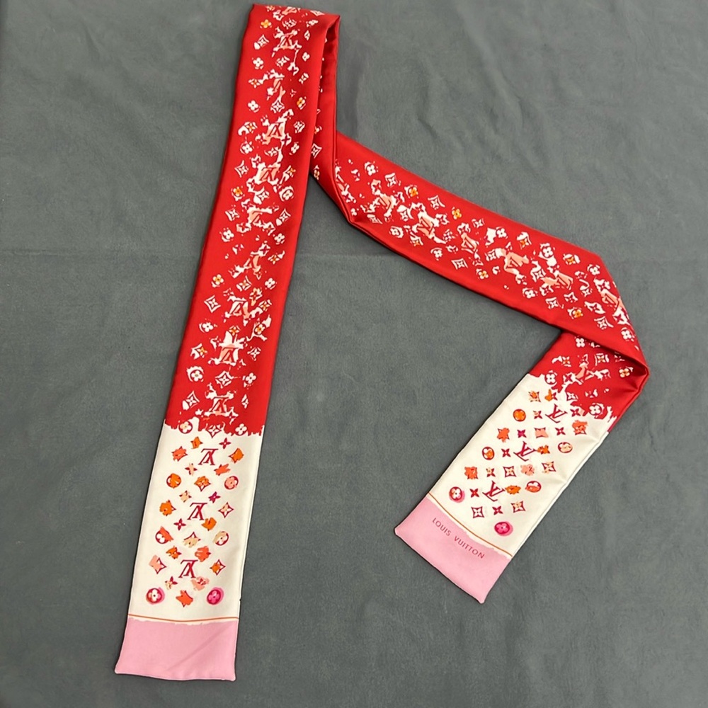 Louis Vuitton silky twilly scarf